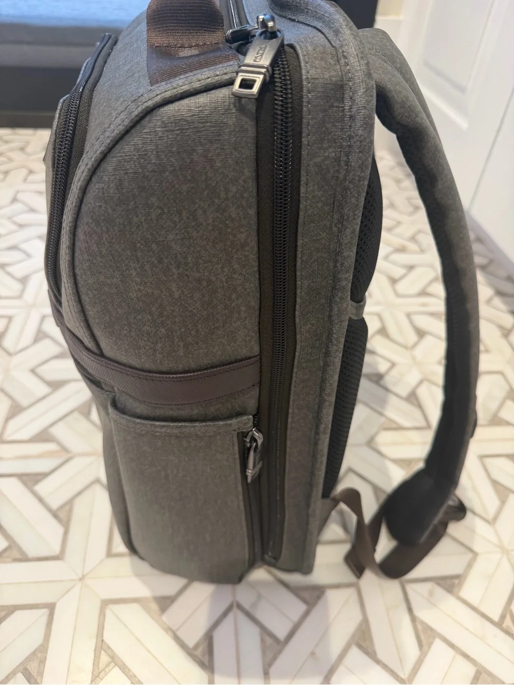 Tumi Alpha 3 Slim Solutions Laptop Brief Pack. Pristine!